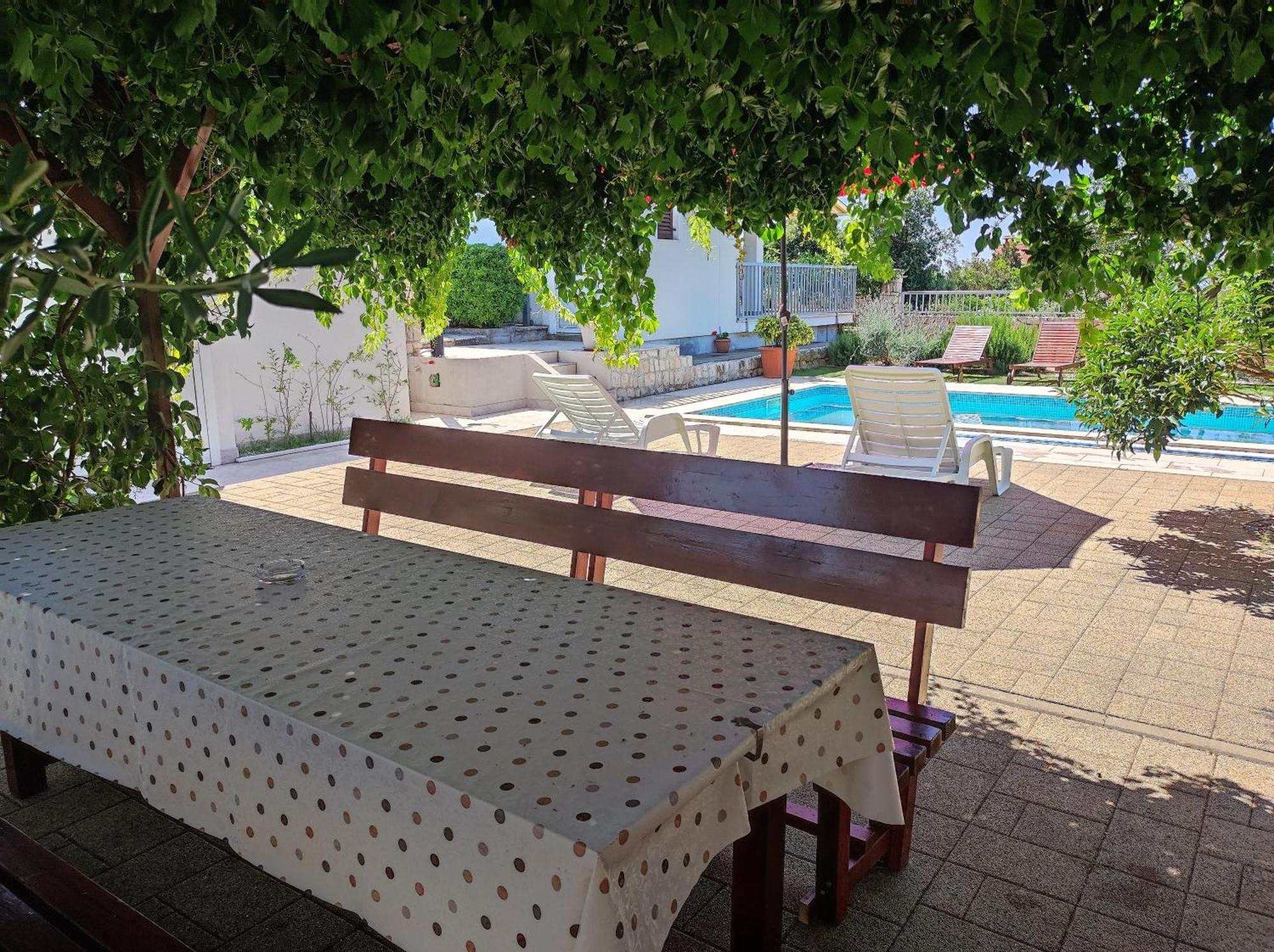 Holiday House Nena With Pool Vinišće Eksteriør billede