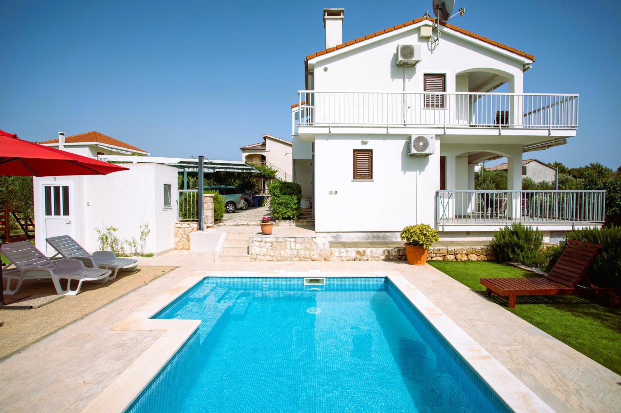 Holiday House Nena With Pool Vinišće Eksteriør billede