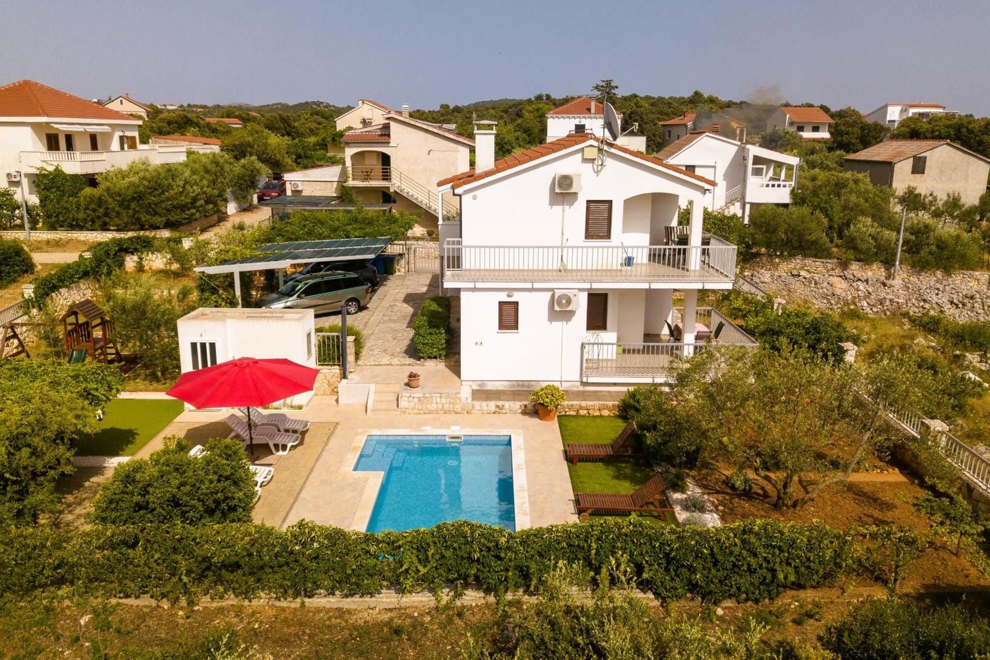 Holiday House Nena With Pool Vinišće Eksteriør billede